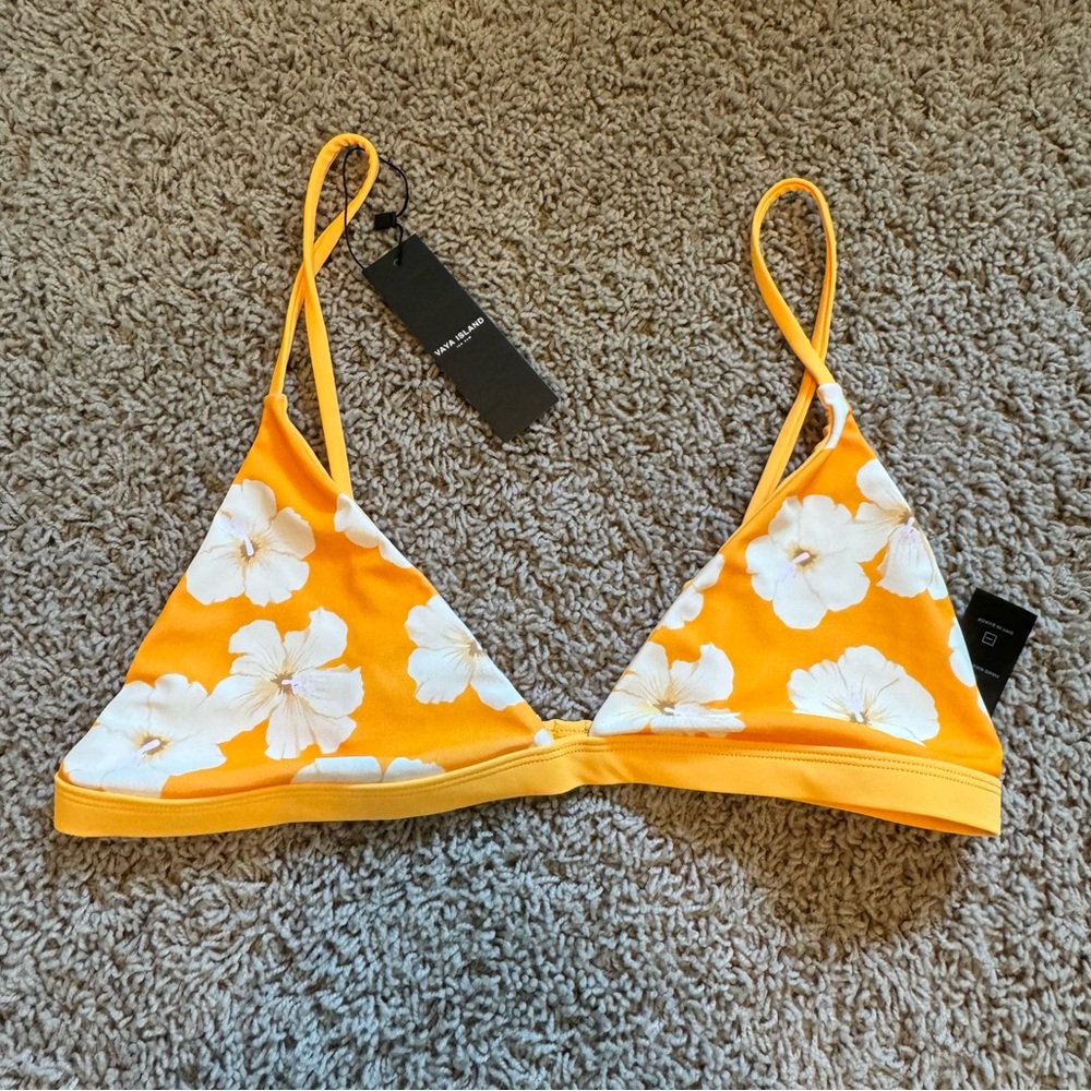 Vaya Island NWT Triangle Bikini Top